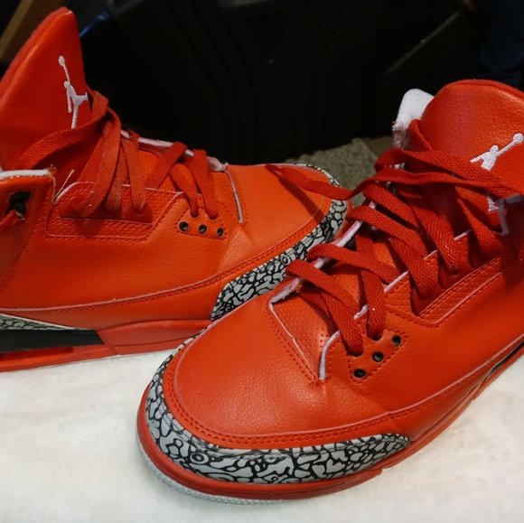 Pair of DJ Khaled Retro3 Jordan's - Picture 8 of 9